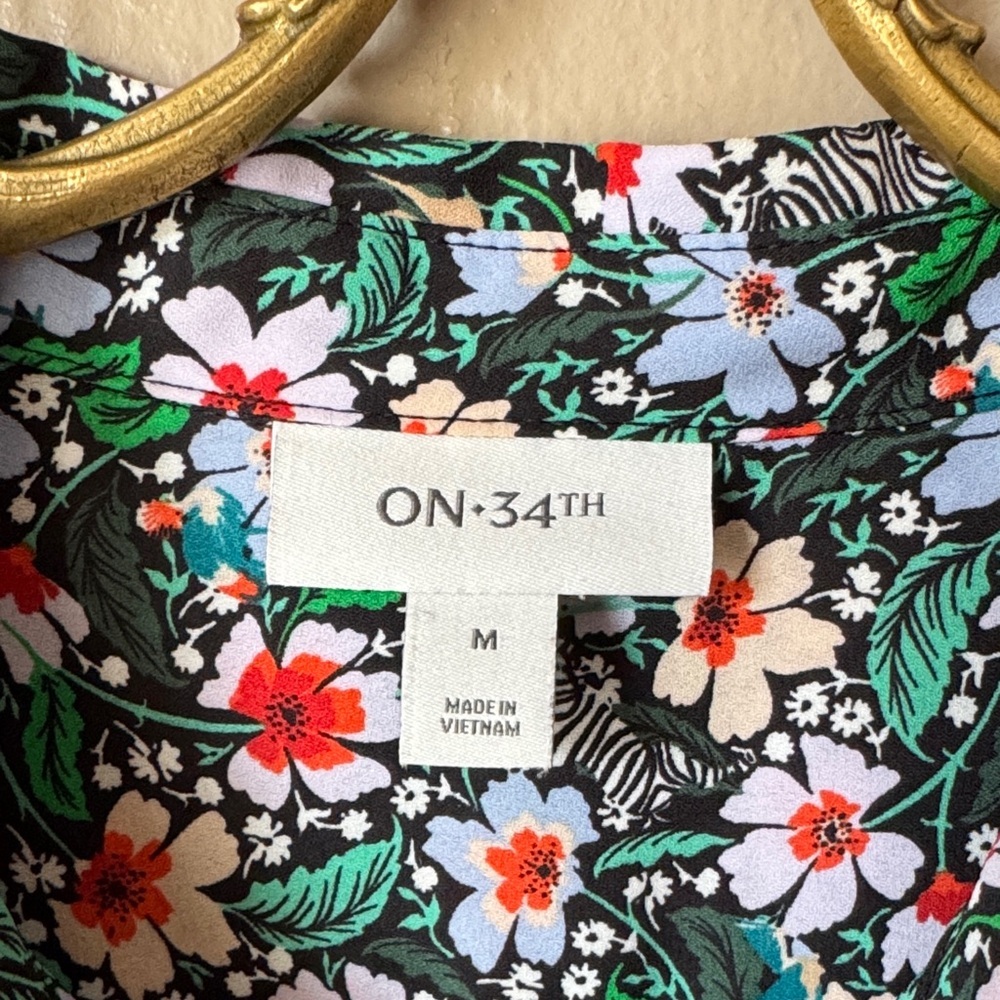 On 34th Floral Zebra Button-up Blouse Size Medium - Picture 2 of 5